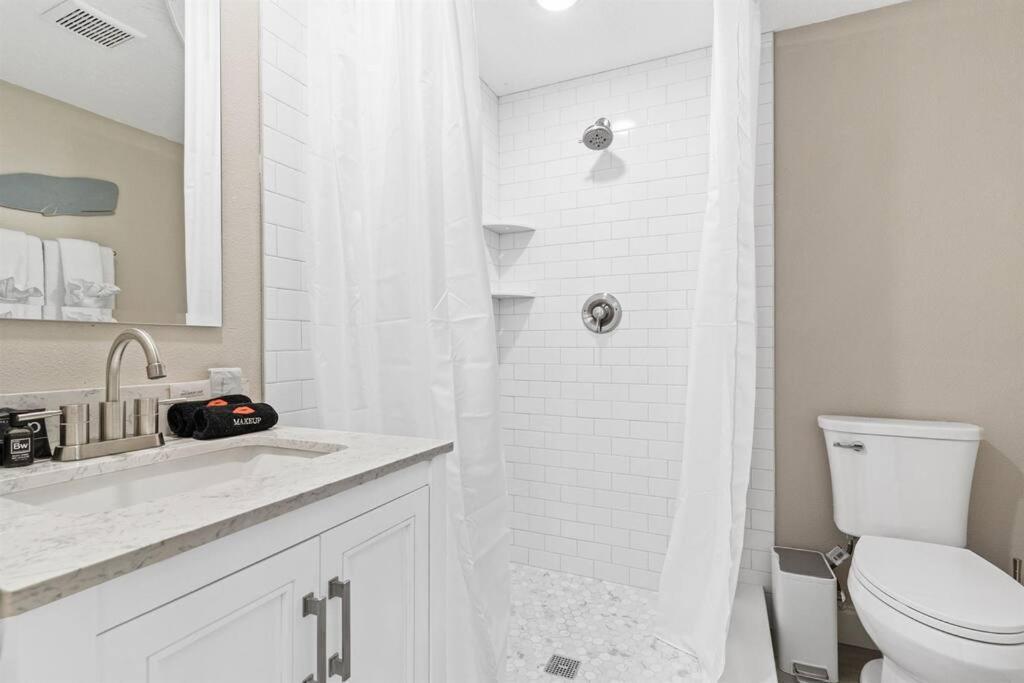 7 Bedroom 5 Bath Home With Cottage On Clearwater Beach! Экстерьер фото