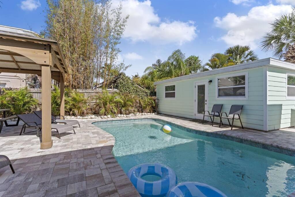 7 Bedroom 5 Bath Home With Cottage On Clearwater Beach! Экстерьер фото