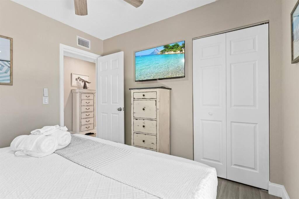 7 Bedroom 5 Bath Home With Cottage On Clearwater Beach! Экстерьер фото