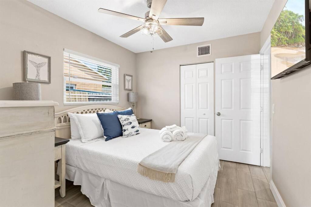 7 Bedroom 5 Bath Home With Cottage On Clearwater Beach! Экстерьер фото